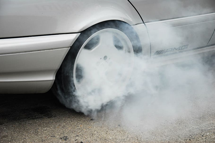What's That Smoke? Understanding Your Vehicle's Signals